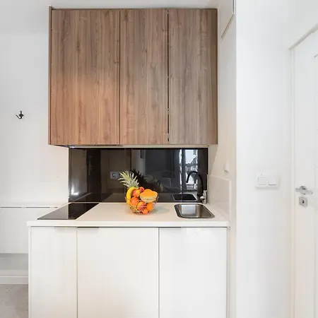 Lumina Apartment With Parking Near Muzeum Powstania Warsaw Exterior photo