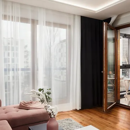 Lumina Apartment With Parking Near Muzeum Powstania Warsaw Exterior photo